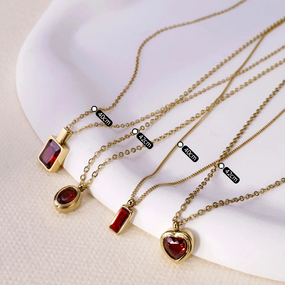 SPHÍNX RUBIN & GOLD NECKLACE