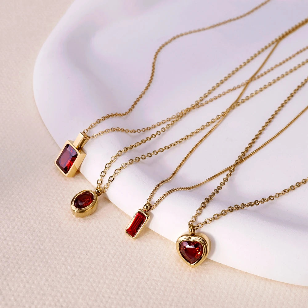 SPHÍNX RUBIN & GOLD NECKLACE